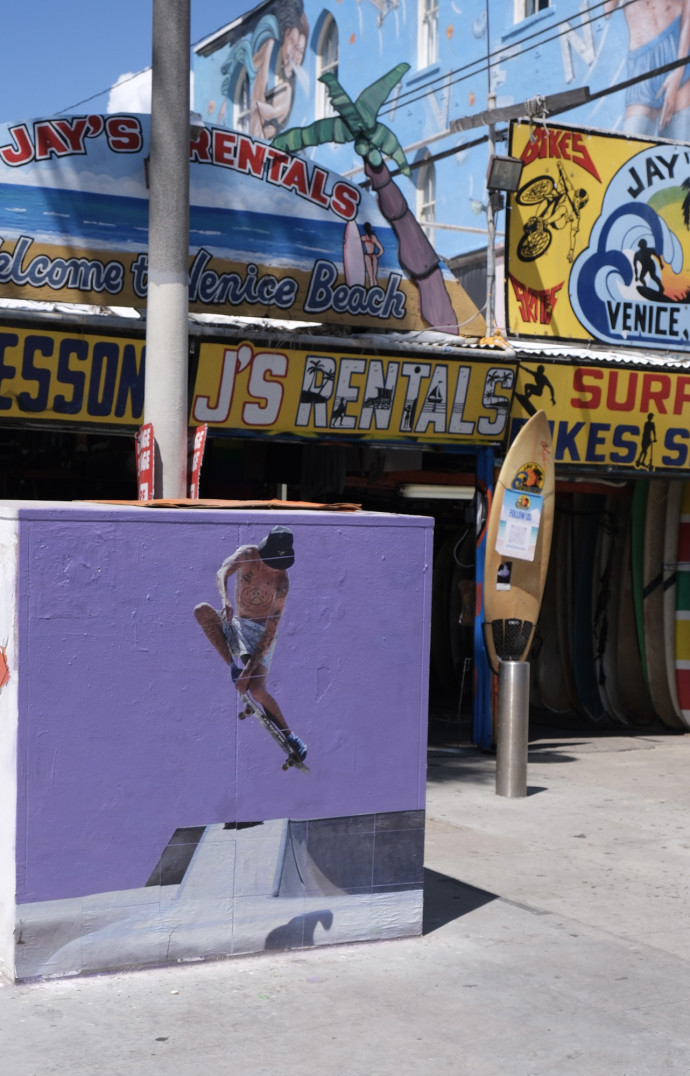 L’art est libre à Venice et s’affiche partout.