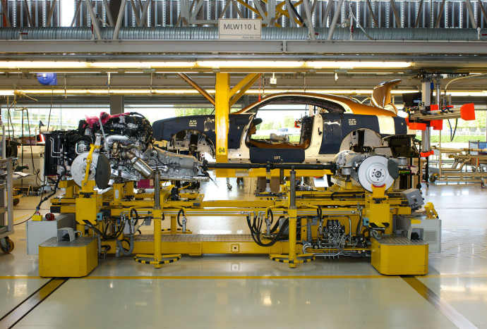 Dans l’usine de Rolls-Royce, à Goodwood, en Angleterre.