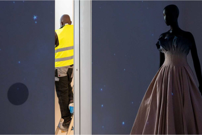 Le photographe Nicolas Krief à documenter les tout derniers moments du chantier de l’hôtel particulier de la fameuse maison de couture Dior, 2024 - TGL
