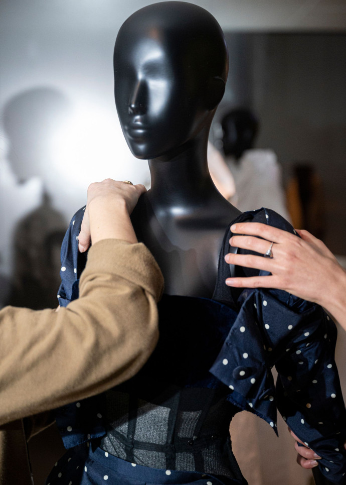 Le photographe Nicolas Krief à documenter les tout derniers moments du chantier de l’hôtel particulier de la fameuse maison de couture Dior, 2024 - TGL