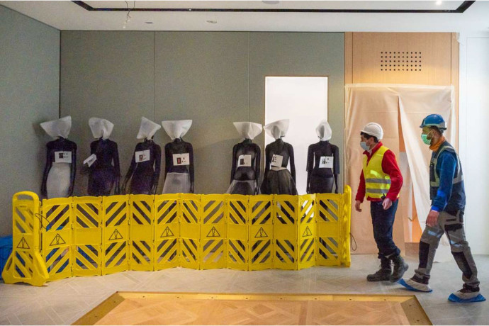 Le photographe Nicolas Krief à documenter les tout derniers moments du chantier de l’hôtel particulier de la fameuse maison de couture Dior, 2024 - TGL