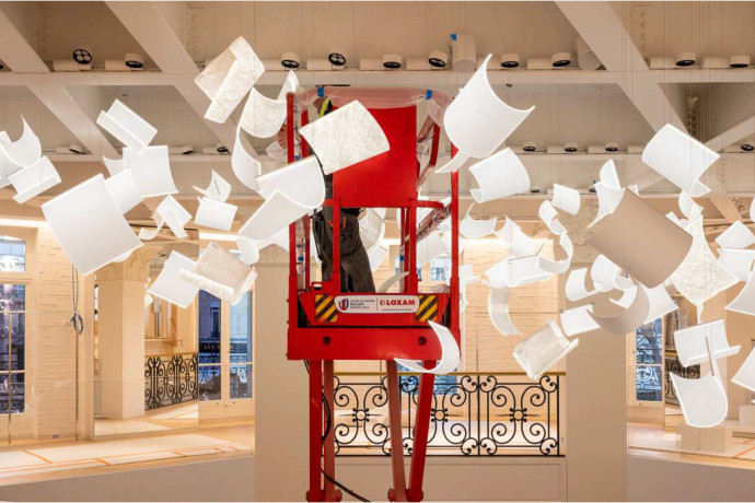Le photographe Nicolas Krief à documenter les tout derniers moments du chantier de l’hôtel particulier de la fameuse maison de couture Dior, 2024 - TGL