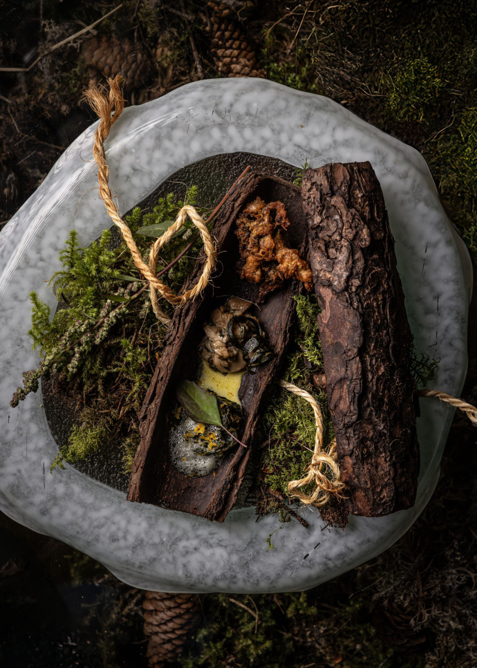 Marc Veyrat articule ses plats autour des des herbes sauvages.