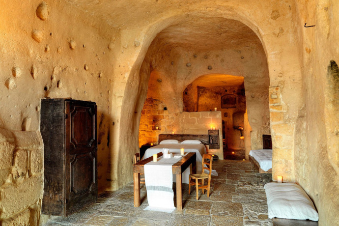 De la chambre de 35 m2 à la suite de 160 m2 , toutes les grottes de l’hôtel offrent un luxe minimaliste.
