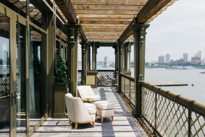 La terrasse du Cipriani, les pieds dans l’East River et la vue sur le pont de Brooklyn.