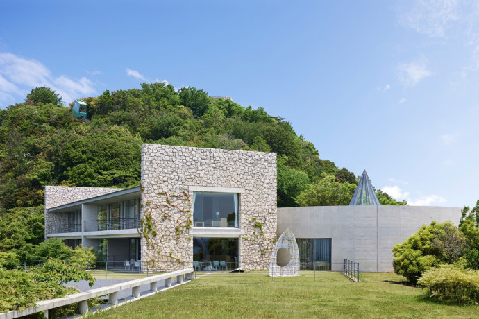 Le Benesse House Museum.