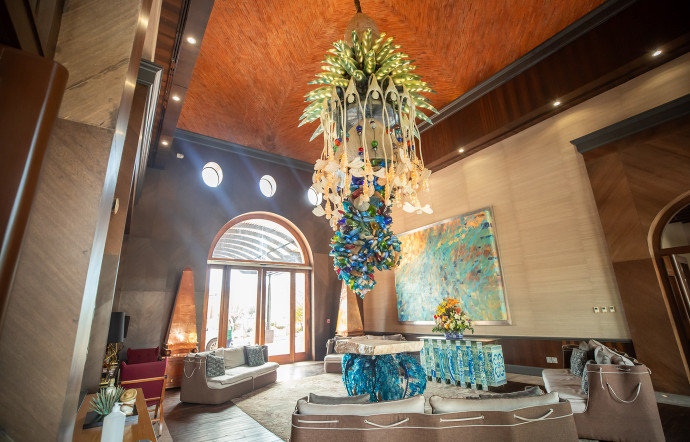 Le lobby de la Casona (« le manoir »), grandiose, donne le ton du séjour.