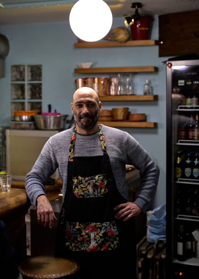 Le propriétaire du Kafeneio Odysseia.