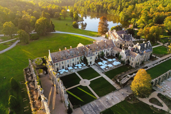 Fondée au XIIe siècle par une poignée de moines, l’Abbaye est un écrin hors norme pour une escapade à 45 minutes de Paris.