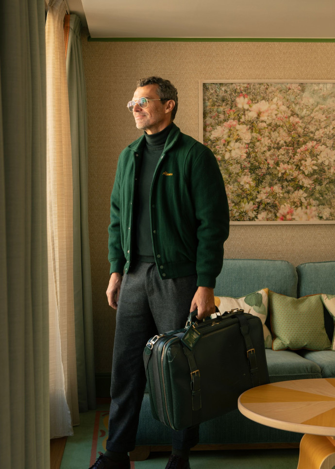 C’est dans une chambre de l’Hôtel La Fantaisie, à Paris, qu’Alain Marhic nous a ouvert son sac.