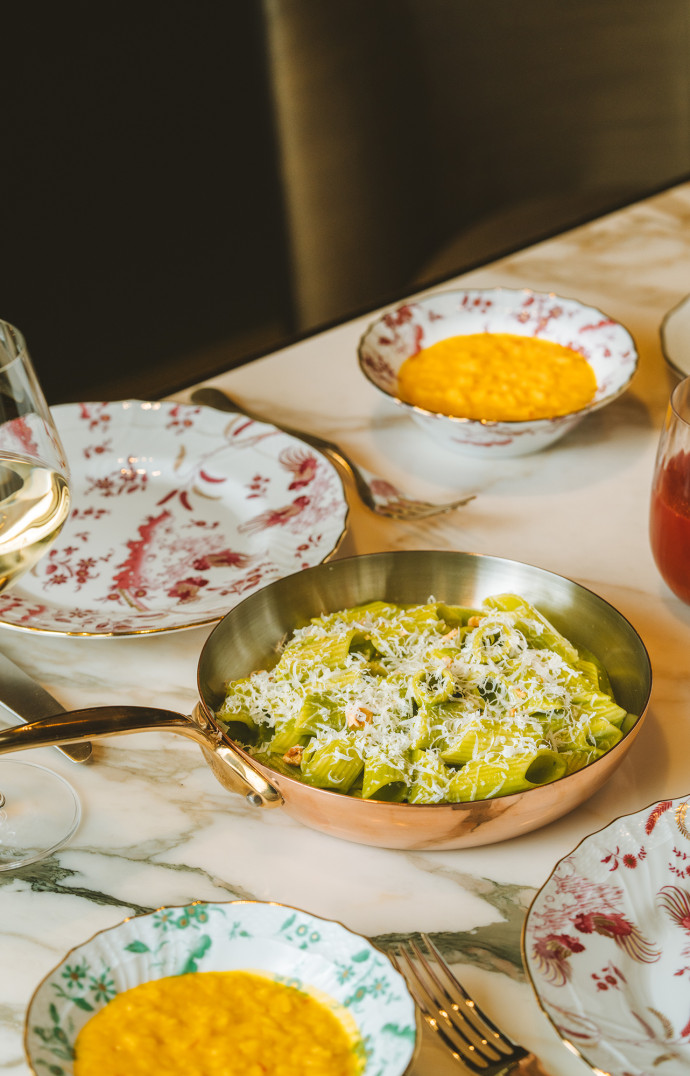 Le brunch se sert à table autant qu’autour un buffet.