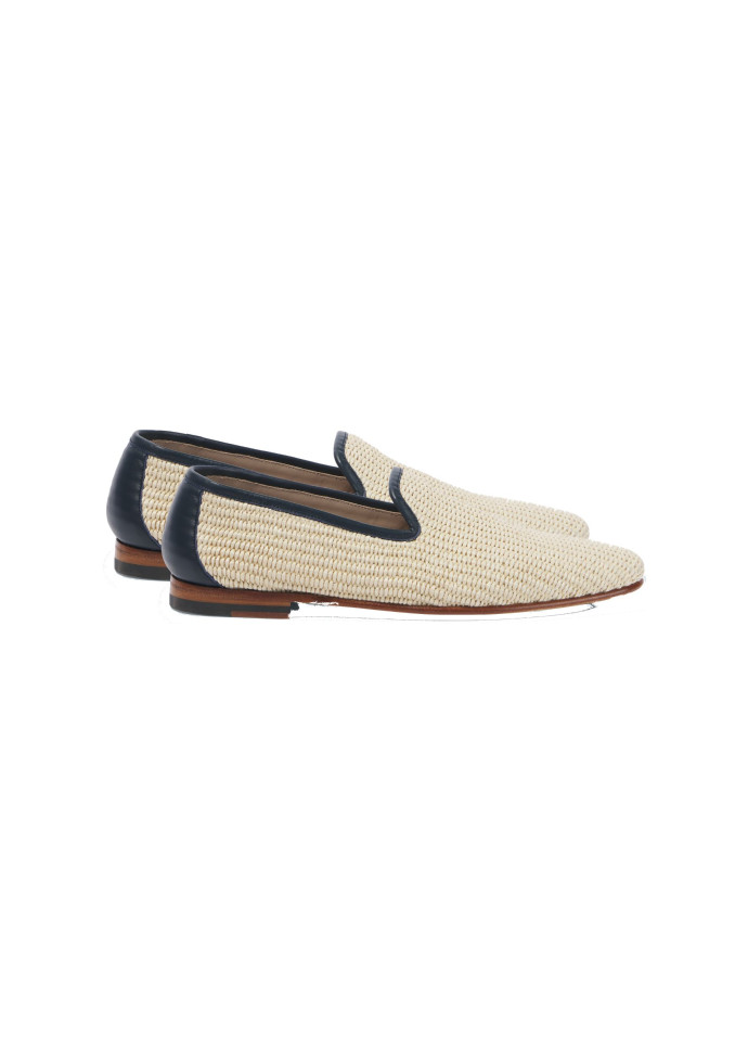 Mocassins Mario, Manolo Blahnik x MyTheresa sur Mytheresa.com, 725 €.