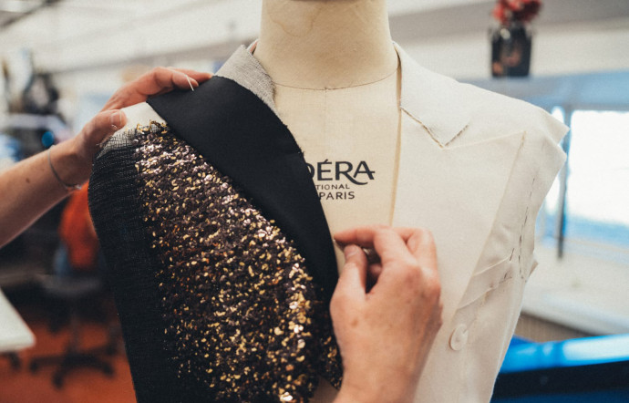 Les costumes conçus par Chanel pour le spectacle.