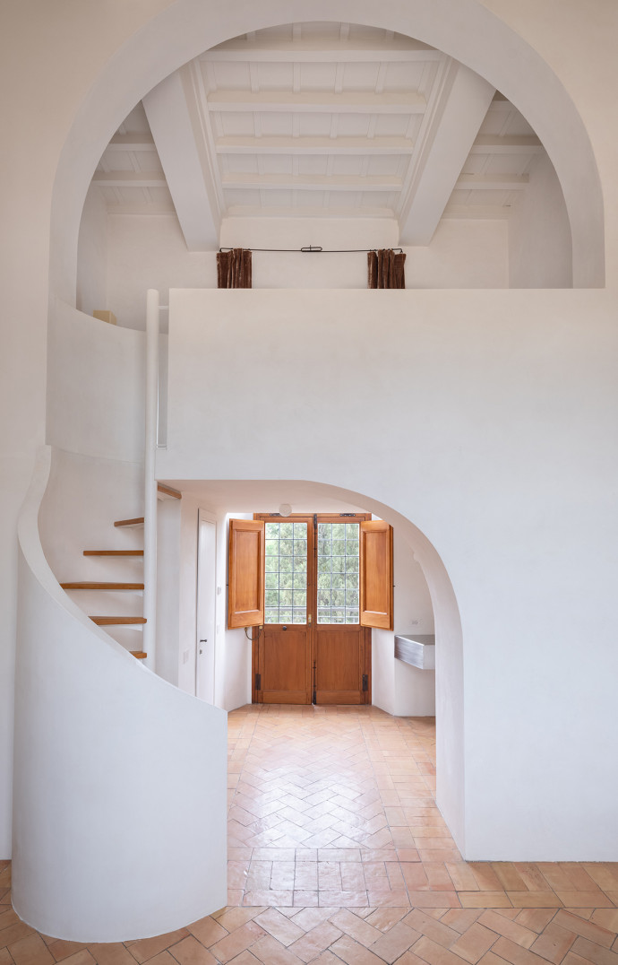 La chambre de Eliane Le Roux (Rocas) et Miza Mucciarelli (Atelier Misto) avec Claudio Gottardi (Pars pro toto).