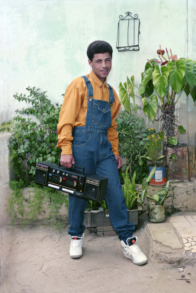 Afonso Pimenta / Retratistas do Morro. Le fils de Zoi, communauté de Serra, Belo Horizonte, MG,1989.Avec l’aimable autorisation de l’artiste.