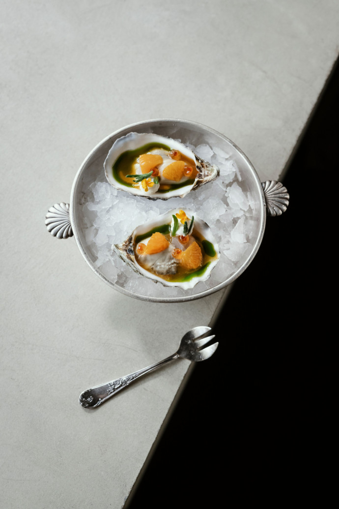 Fortement influencé par les produits de la mer, le lieu rend hommage au père du chef Nicolas Wentein Misera, autre prodige de la gastronomie.