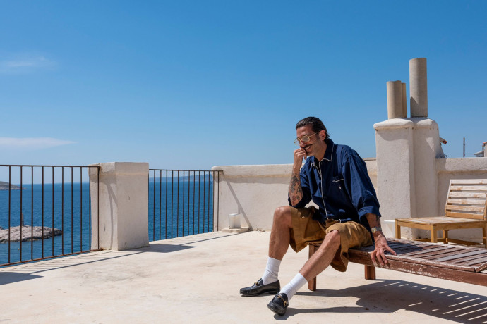 À Marseille, l’entrepreneur et fondateur des restaurants Spok Christophe Juville habite une maison de ville en mouvement. Visite, 2025 - TGL