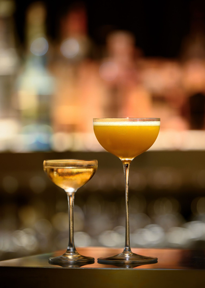 Servi dans deux verres, l’un contenant un mélange de vodka et de fruits de la passion, l’autre un shot de champagne le Porn Star Martini devrait donc concurrencer le Spritz.