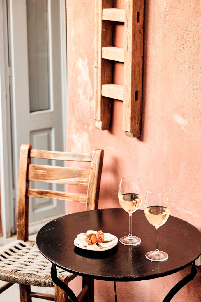 Dégustation de vin et de fromage chez Oenosart, à Oia.