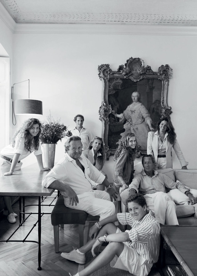 La famille Loro Piana, avec, au centre, les frères Pier Luigi et Sergio Franco, la troisième génération à avoir pris les rênes de l’entreprise.