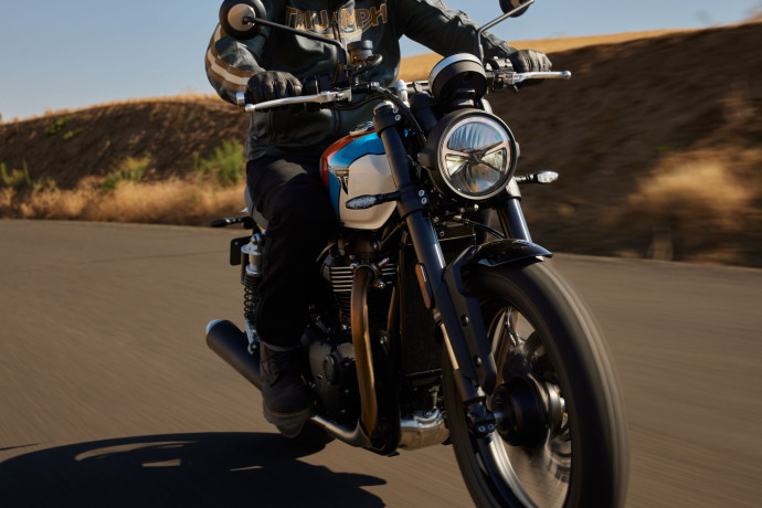 Design racé, sensations fortes, catalyseur d’attention: l’essence des motos se savoure en mode classique. Notre sélection pour cet été, 2025 - TGL