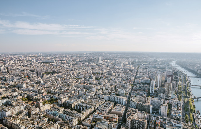 La Tour Triangle se verra de loin dans le paysage de Paris.