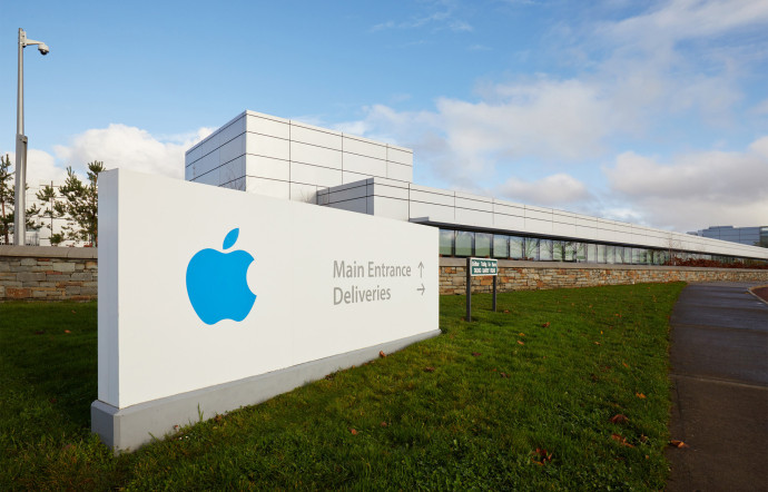 Centre Apple de Cork, en Irlande — Ce site abrite notamment des laboratoires spécialisés où Apple réalise ses tests de longévité et de durabilité sur ses produits avant leur commercialisation.