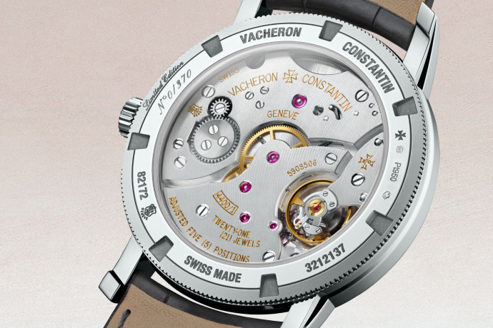 Avec moins de dix millimètres d’épaisseur, ces montres extraplates sont aussi minces que des top models. Elles tirent de leur sveltesse une indéniable élégance ainsi qu’un grand confort au poignet.