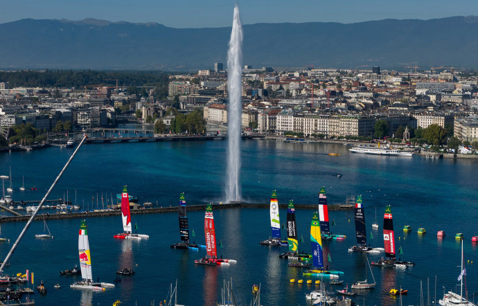 Premier bain d’eau douce pour les F50 du Rolex SailGP avec l’inauguration du premier GP Suisse, à Genève sur le Lac Léman.