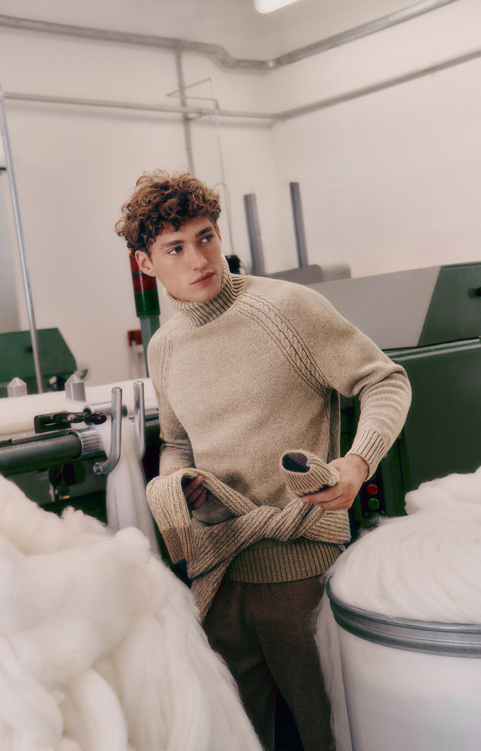 Pull col roulé en cachemire ultra-doux, 398 euros. Falconeri.