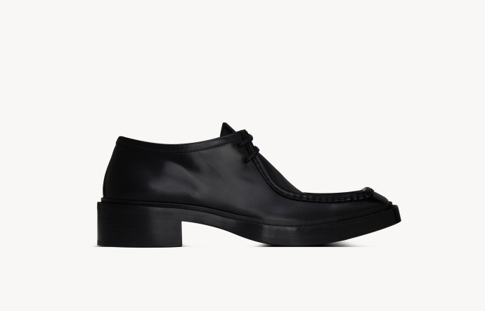 Derbies en cuir lisse Harvey. 1 150 euros. Saint Laurent par Anthony Vaccarello,