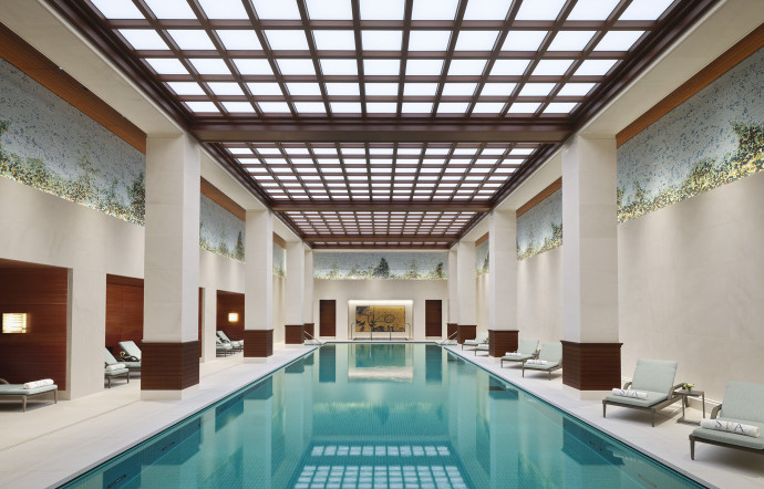 La piscine, longue de 25 mètres, permet la détente comme la remise en forme.
