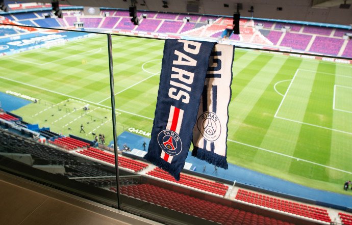 Le match se savoure sur le balcon.