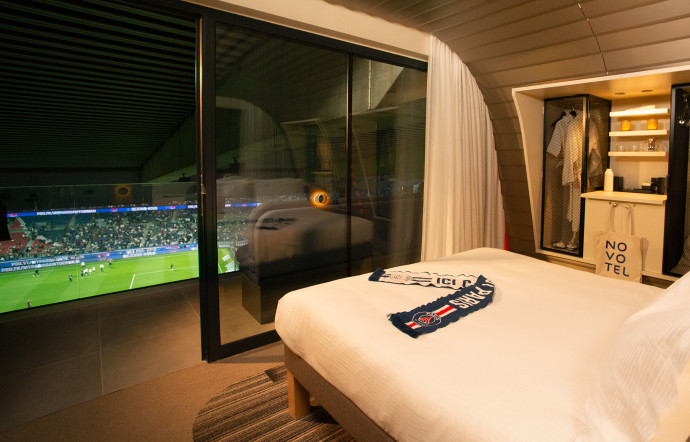 la suite novotel parc des princes dormir dans un stade