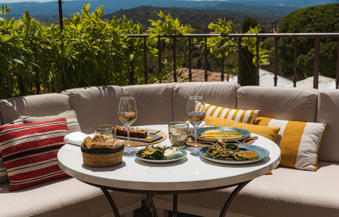 La table du Ventoux offre une vue sans fard sur… le Mont Ventoux !
