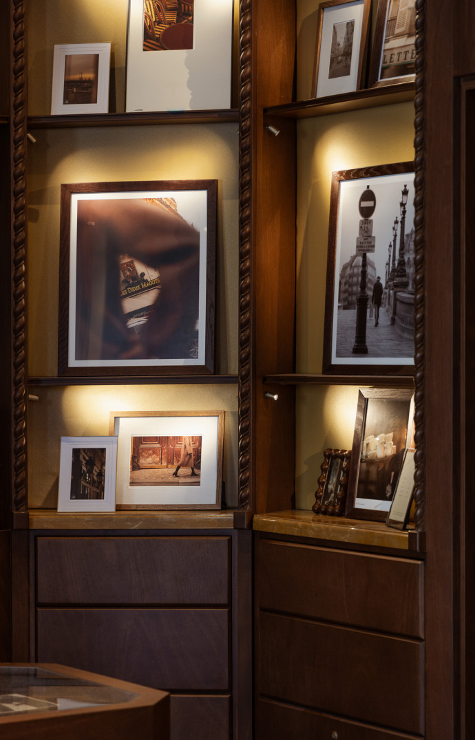 Des expositions d&rsquo;artistes habillent aussi le lobby.