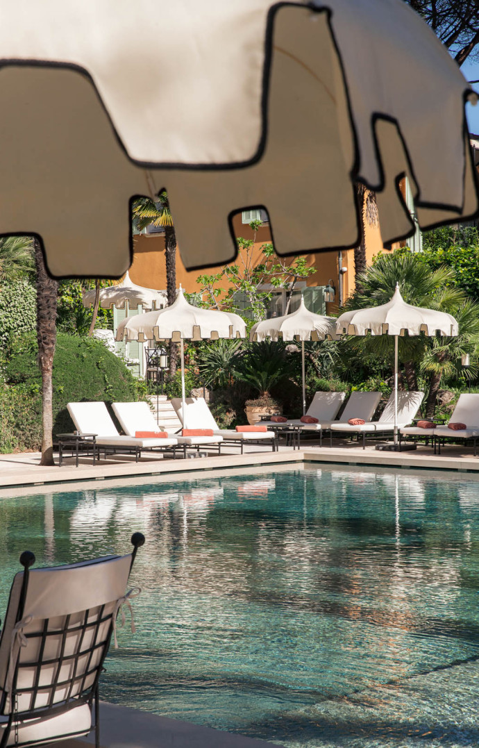 La piscine de la Bastide de Saint-Tropez est l&rsquo;une des plus photogénique de la région.