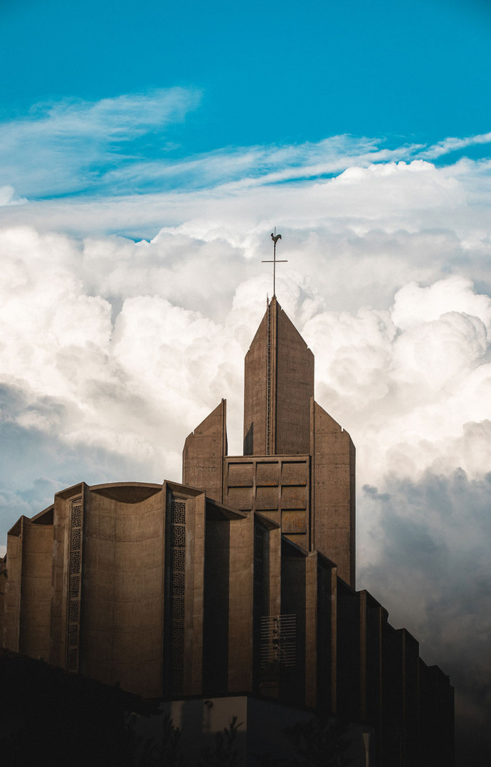 Le clocher de l&rsquo;église Notre-Dame de Royan, de l&rsquo;architecte Guillaume Gillet.