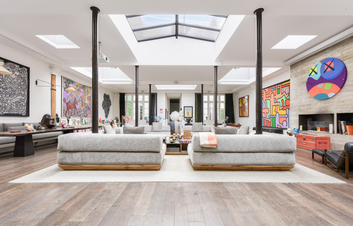 Des plafonds peints classés dans un loft parisien.