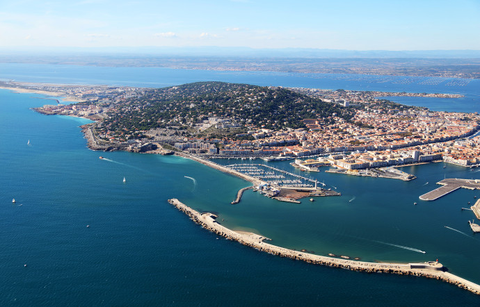 Sète, vue du ciel.