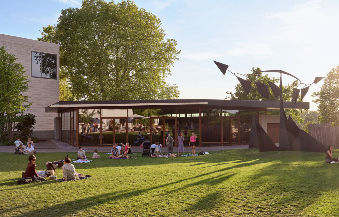 L&rsquo;ensemble élargi de la Fondation Beyeler, l’Ammann Pavillon, conçu par l&rsquo;Atelier Peter Zumthor.
