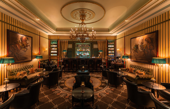 L&rsquo;un des plus beaux bars de Paris.