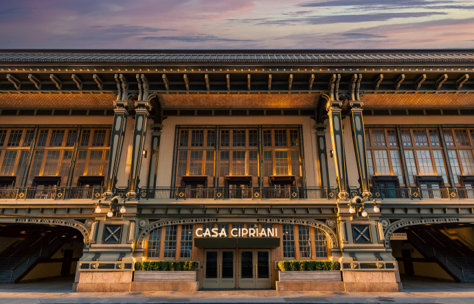 L&rsquo;hôtel a conservé chaque trait de la façade de la gare maritime d&rsquo;origine.