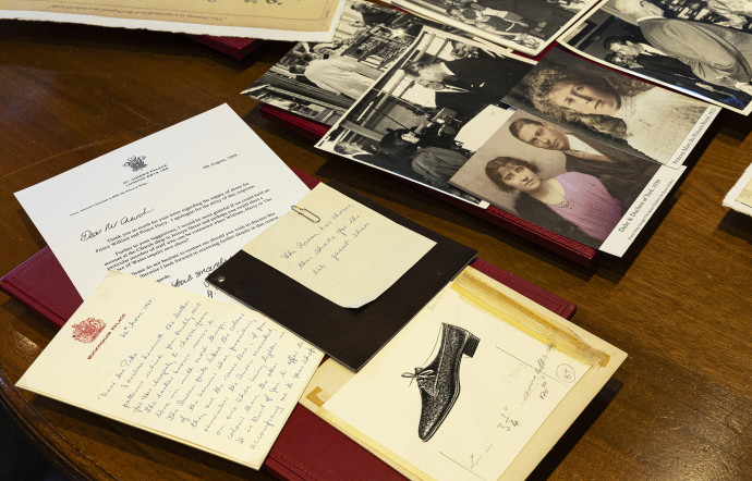 Parmi les archives, des bons de commande de la famille royale.