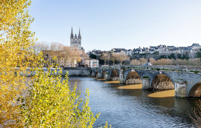 La Maine coule elle aussi des jours heureux à Angers.