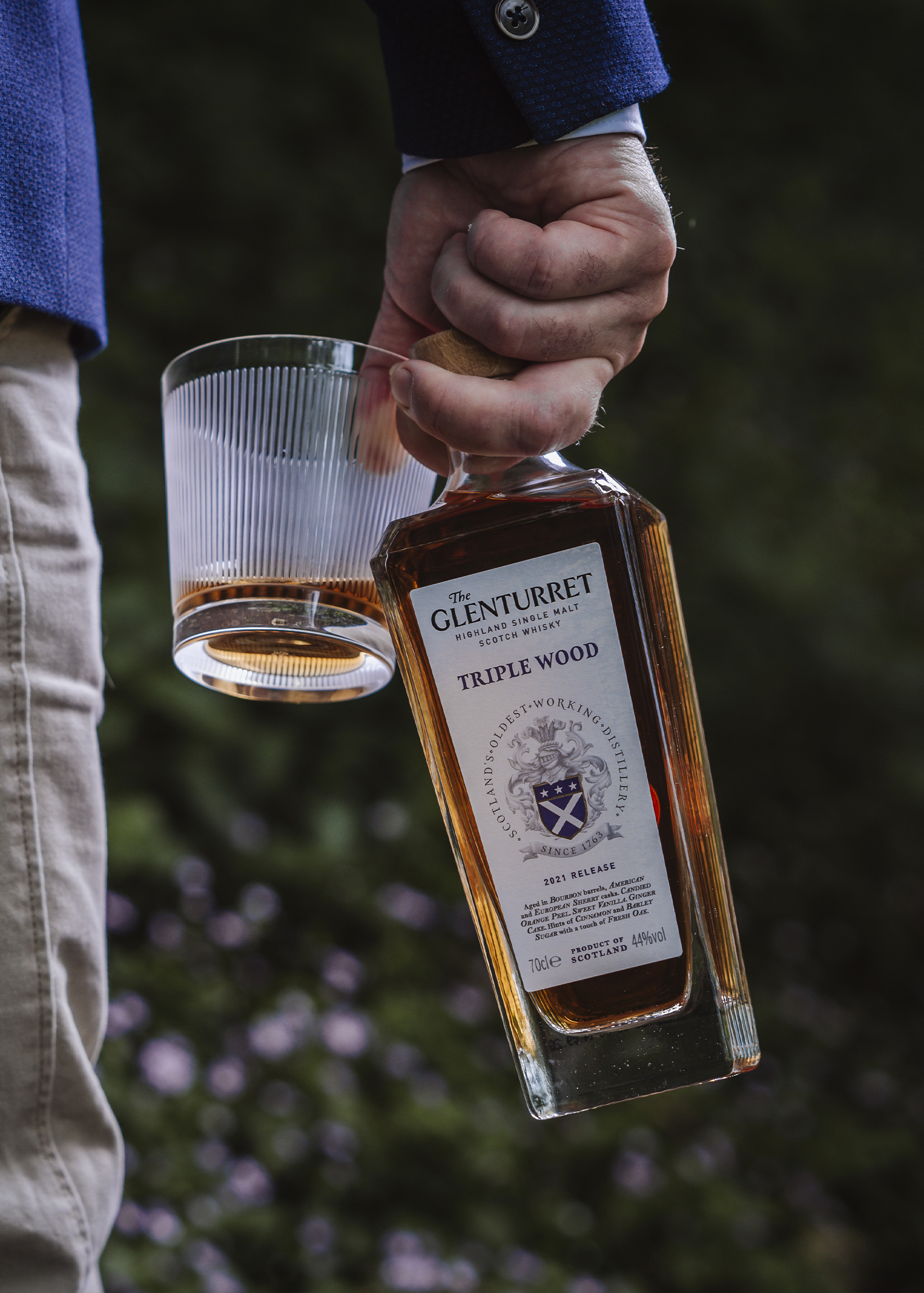 La plus grande bouteille de whisky écossais du monde est passée
