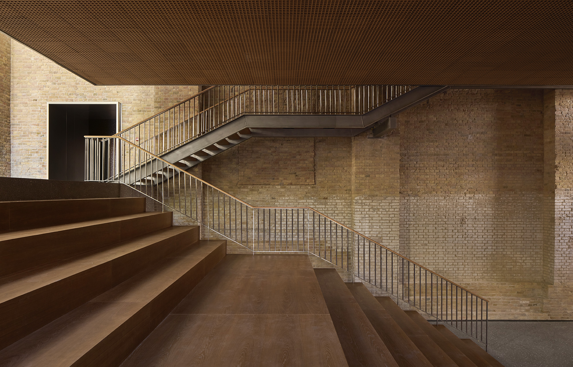 thegoodlife_tashkent_cca_studio_ko_stairsagain