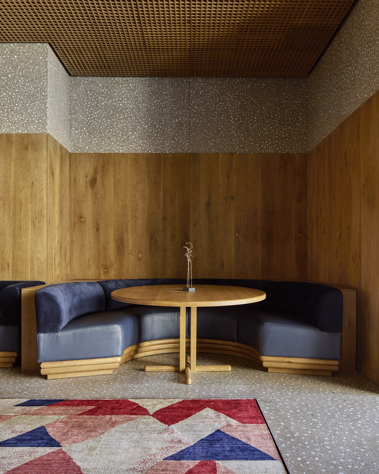 thegoodlife_tashkent_cca_studio_ko_table
